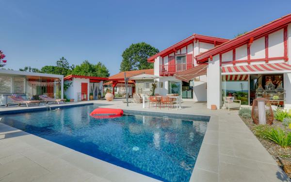 Maison à vendre    7 pièces • 185 m2 Espelette