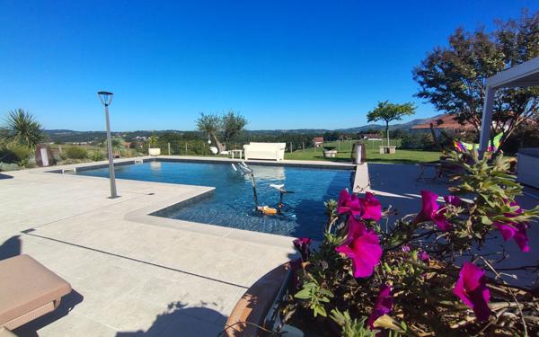 Maison à vendre    7 pièces • 185 m2 Espelette