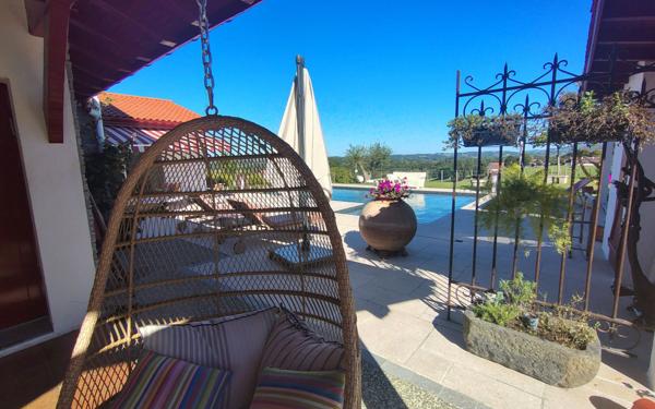 Maison à vendre    7 pièces • 185 m2 Espelette