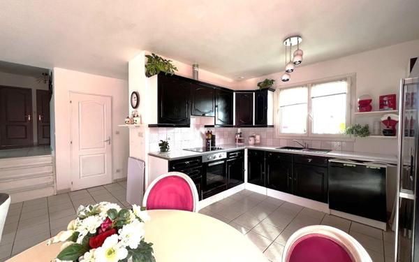 Maison à vendre    6 pièces •  Chessy