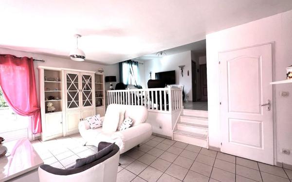 Maison à vendre    6 pièces •  Chessy