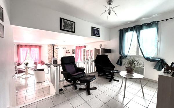 Maison à vendre    6 pièces •  Chessy