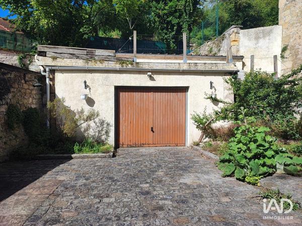 Location parking 52 m² Chars