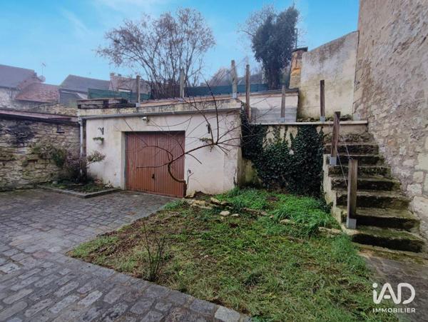 Location parking 52 m² Chars