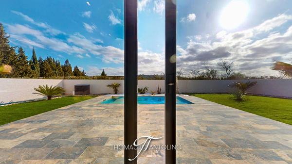 EN EXCLUSIVITE - PLAIN PIED - 4 CHAMBRES - PISCINE - GARAGE