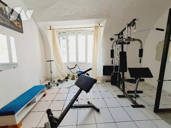 SAUZET, maison de village entièrement rénovée de 130 m², 4 chambres.