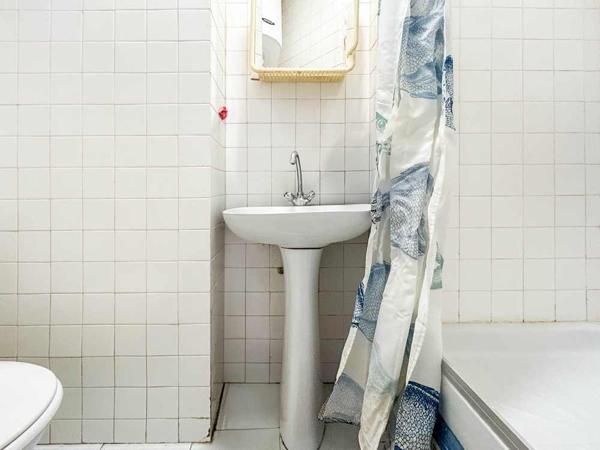 Paris (75010) Paris 10ème Sud appartement deux pièces traversant Est / Ouest