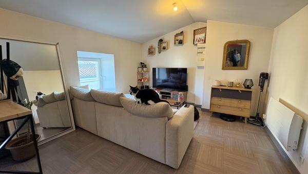 Appartement T2, 2ème étage