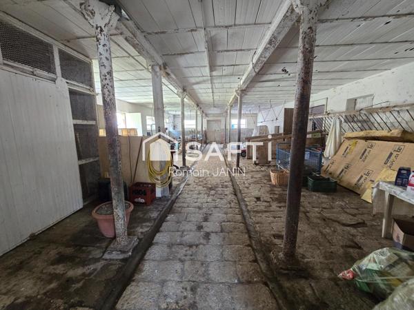 Corps de ferme de caractère avec 300 m² de dépendances
