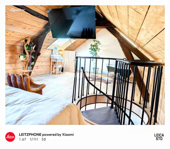 🏛️ L'Équilibre Parfait : Le Charme de la Brique, le Confort de Demain !
Oubliez tout ce que vous savez sur les maisons anciennes. Voici une pépite de 75,43 m² (T3 en R+2) qui réussit l’impossible : marier le cachet historique d'une façade en briques et une performance énergétique d’avant-garde.

🍃 Une Rénovation "Haute Couture"
Ici, on ne parle pas de simple rafraîchissement, mais d'une métamorphose totale.

Le toucher : Un parquet en chêne massif traverse chaque pièce, apportant une noblesse et une chaleur incomparables.

Le confort invisible : Une isolation intérieure massive couplée à un ravalement thermique par l’arrière (élégant crépis beige). Résultat ? Un DPE en C, une prouesse rare qui vous assure un cocon frais l’été et douillet l’hiver.

L’art de vivre : Une cuisine de chef (une plaque à induction neuve, four, hotte, lave-vaisselle) prête à l'emploi, deux chambres inspirantes, et un duo salle de bain / salle de douche avec buanderie pour un quotidien fluide.

📍 La Vie "Tout à Pied" 
Imaginez un quotidien sans stress :

30 mètres : C'est la distance qui vous sépare de votre médecin et de la pharmacie.

120 secondes : C'est le temps qu'il vous faut pour poster un courrier ou rejoindre les parkings visiteurs.

L'odeur du pain chaud : La supérette et sa boulangerie sont à 5 minutes de flânerie.

Le privilège : Votre place de parking privée vous attend à seulement 10 mètres de votre porte pour 30 €/mois.

"15 minutes en voiture pour rejoindre le centre ville de REIMS"

🥂 Votre Terrasse, Votre Projet
Que vous cherchiez votre futur "chez-vous" ou un investissement Airbnb ultra-rentable (le secteur est en tension permanente), cette maison coche toutes les cases. Profitez de la terrasse pour vos soirées d'été et de la cave pour vos meilleurs crus de la région.

Le chiffre clé : Une taxe foncière record de 660 € (2025).

Plus qu'une maison, c'est une signature. Elle est prête. Et vous ?