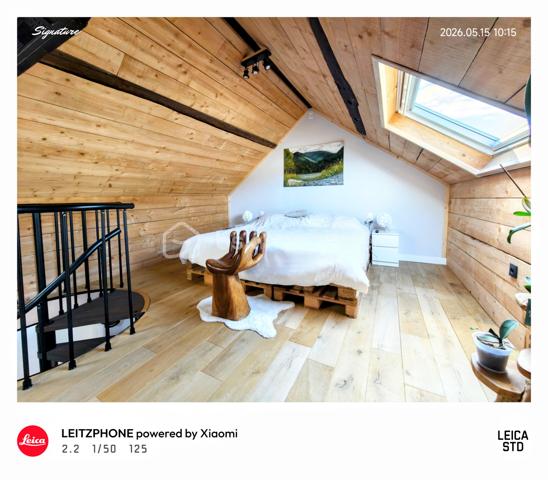 🏛️ L'Équilibre Parfait : Le Charme de la Brique, le Confort de Demain !
Oubliez tout ce que vous savez sur les maisons anciennes. Voici une pépite de 75,43 m² (T3 en R+2) qui réussit l’impossible : marier le cachet historique d'une façade en briques et une performance énergétique d’avant-garde.

🍃 Une Rénovation "Haute Couture"
Ici, on ne parle pas de simple rafraîchissement, mais d'une métamorphose totale.

Le toucher : Un parquet en chêne massif traverse chaque pièce, apportant une noblesse et une chaleur incomparables.

Le confort invisible : Une isolation intérieure massive couplée à un ravalement thermique par l’arrière (élégant crépis beige). Résultat ? Un DPE en C, une prouesse rare qui vous assure un cocon frais l’été et douillet l’hiver.

L’art de vivre : Une cuisine de chef (une plaque à induction neuve, four, hotte, lave-vaisselle) prête à l'emploi, deux chambres inspirantes, et un duo salle de bain / salle de douche avec buanderie pour un quotidien fluide.

📍 La Vie "Tout à Pied" 
Imaginez un quotidien sans stress :

30 mètres : C'est la distance qui vous sépare de votre médecin et de la pharmacie.

120 secondes : C'est le temps qu'il vous faut pour poster un courrier ou rejoindre les parkings visiteurs.

L'odeur du pain chaud : La supérette et sa boulangerie sont à 5 minutes de flânerie.

Le privilège : Votre place de parking privée vous attend à seulement 10 mètres de votre porte pour 30 €/mois.

"15 minutes en voiture pour rejoindre le centre ville de REIMS"

🥂 Votre Terrasse, Votre Projet
Que vous cherchiez votre futur "chez-vous" ou un investissement Airbnb ultra-rentable (le secteur est en tension permanente), cette maison coche toutes les cases. Profitez de la terrasse pour vos soirées d'été et de la cave pour vos meilleurs crus de la région.

Le chiffre clé : Une taxe foncière record de 660 € (2025).

Plus qu'une maison, c'est une signature. Elle est prête. Et vous ?