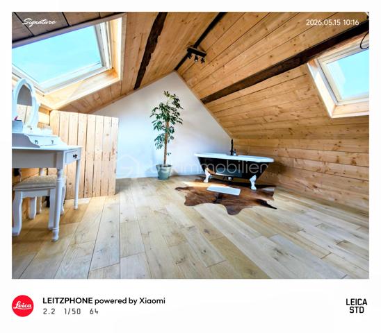 🏛️ L'Équilibre Parfait : Le Charme de la Brique, le Confort de Demain !
Oubliez tout ce que vous savez sur les maisons anciennes. Voici une pépite de 75,43 m² (T3 en R+2) qui réussit l’impossible : marier le cachet historique d'une façade en briques et une performance énergétique d’avant-garde.

🍃 Une Rénovation "Haute Couture"
Ici, on ne parle pas de simple rafraîchissement, mais d'une métamorphose totale.

Le toucher : Un parquet en chêne massif traverse chaque pièce, apportant une noblesse et une chaleur incomparables.

Le confort invisible : Une isolation intérieure massive couplée à un ravalement thermique par l’arrière (élégant crépis beige). Résultat ? Un DPE en C, une prouesse rare qui vous assure un cocon frais l’été et douillet l’hiver.

L’art de vivre : Une cuisine de chef (une plaque à induction neuve, four, hotte, lave-vaisselle) prête à l'emploi, deux chambres inspirantes, et un duo salle de bain / salle de douche avec buanderie pour un quotidien fluide.

📍 La Vie "Tout à Pied" 
Imaginez un quotidien sans stress :

30 mètres : C'est la distance qui vous sépare de votre médecin et de la pharmacie.

120 secondes : C'est le temps qu'il vous faut pour poster un courrier ou rejoindre les parkings visiteurs.

L'odeur du pain chaud : La supérette et sa boulangerie sont à 5 minutes de flânerie.

Le privilège : Votre place de parking privée vous attend à seulement 10 mètres de votre porte pour 30 €/mois.

"15 minutes en voiture pour rejoindre le centre ville de REIMS"

🥂 Votre Terrasse, Votre Projet
Que vous cherchiez votre futur "chez-vous" ou un investissement Airbnb ultra-rentable (le secteur est en tension permanente), cette maison coche toutes les cases. Profitez de la terrasse pour vos soirées d'été et de la cave pour vos meilleurs crus de la région.

Le chiffre clé : Une taxe foncière record de 660 € (2025).

Plus qu'une maison, c'est une signature. Elle est prête. Et vous ?