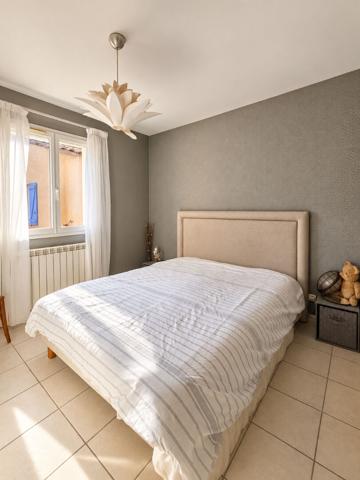 OUVEILLAN - MAISON 3 CHAMBRES - 89m² - JARDIN AVEC PISCINE SANS VIS A VIS