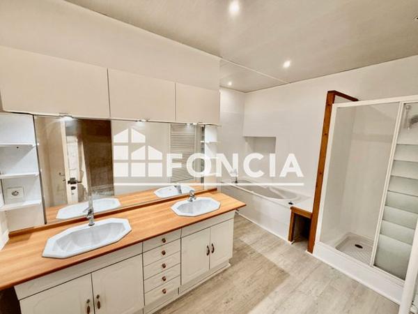 Location Appartement 4 pièces 118.07 m² - Rives 38140