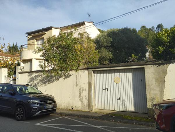 MAISON DE STYLE ART DECO