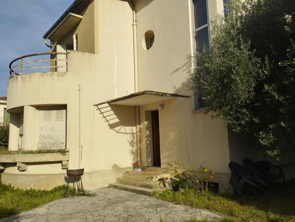 MAISON DE STYLE ART DECO