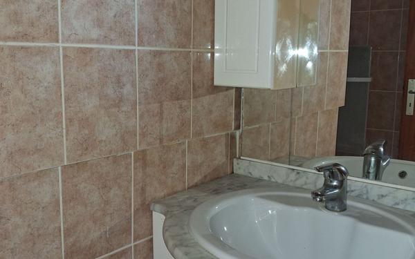 Maison à vendre    2 pièces •  Aups