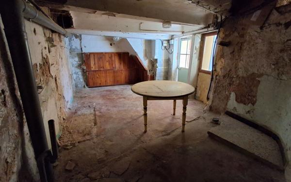 Maison à vendre    2 pièces •  Aups