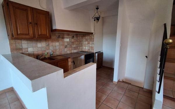 Maison à vendre    2 pièces •  Aups