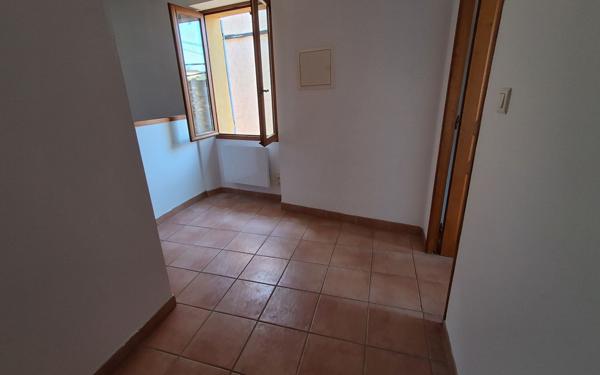 Maison à vendre    2 pièces •  Aups