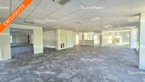 BUREAUX RENOVES A LOUER - BRUGES FACE AU LAC