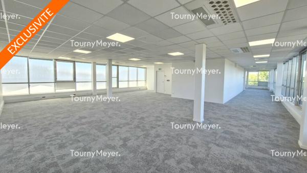 BUREAUX RENOVES A LOUER - BRUGES FACE AU LAC