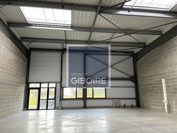 Local d'activites 295 m² à louer LA MEZIERE (réf : 35.6423)