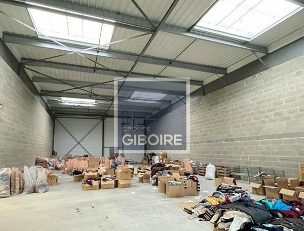 Local d'activites 295 m² à louer LA MEZIERE (réf : 35.6423)