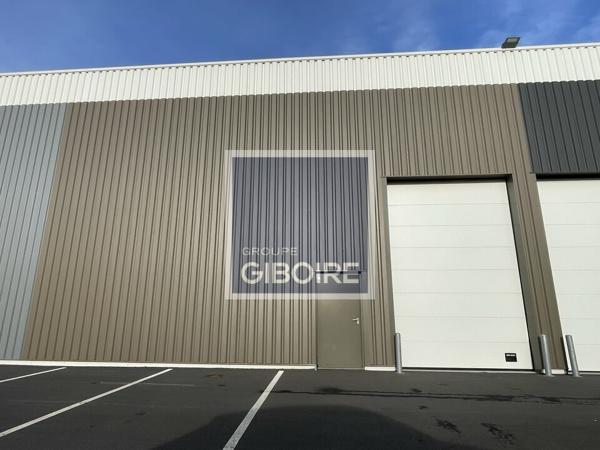Local d'activites 295 m² à louer LA MEZIERE (réf : 35.6423)