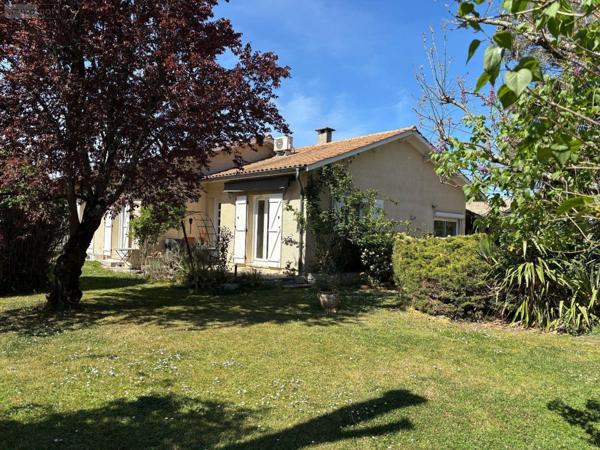 Maison individuelle à vendre à Parempuyre en Gironde (33290), ref : 032/1698   
Proche centre