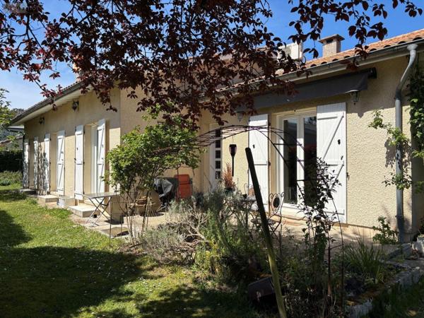 Maison individuelle à vendre à Parempuyre en Gironde (33290), ref : 032/1698   
Proche centre
