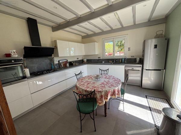 Maison individuelle à vendre à Parempuyre en Gironde (33290), ref : 032/1698   
Proche centre