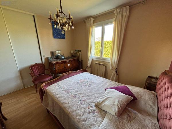 Maison individuelle à vendre à Parempuyre en Gironde (33290), ref : 032/1698   
Proche centre