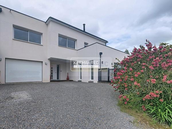 Maison 8 pièces – 241 m² environ à Montgermont (ref : 40614)