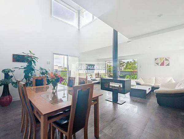 Maison 8 pièces – 241 m² environ à Montgermont (ref : 40614)