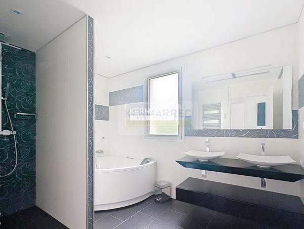 Maison 8 pièces – 241 m² environ à Montgermont (ref : 40614)