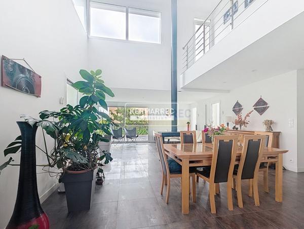Maison 8 pièces – 241 m² environ à Montgermont (ref : 40614)