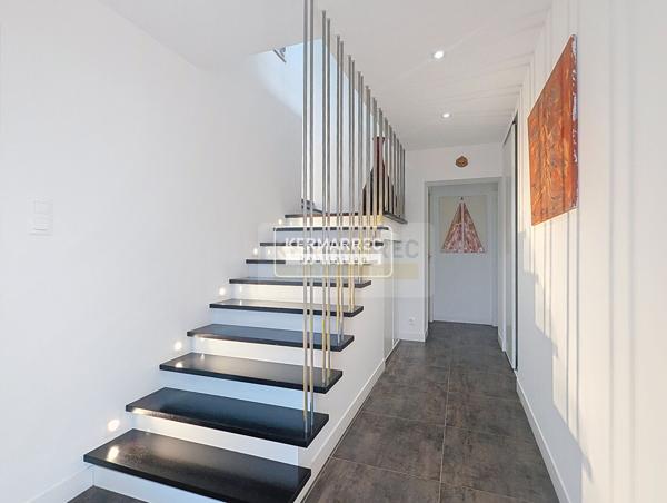 Maison 8 pièces – 241 m² environ à Montgermont (ref : 40614)