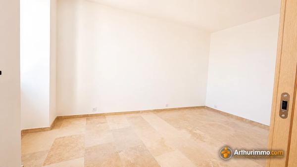 Vente                                                      Appartement
                        
                     2 pièces                      36 m2                     à Pourrières