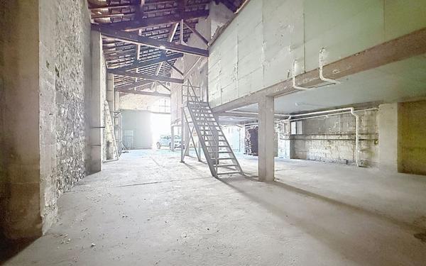 Maison à vendre    7 pièces • 225 m2 Lunel