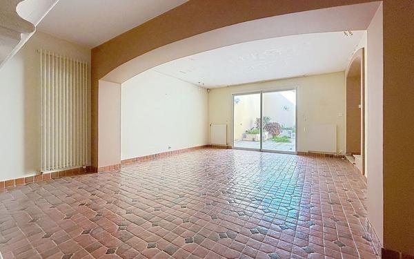 Maison à vendre    7 pièces • 225 m2 Lunel