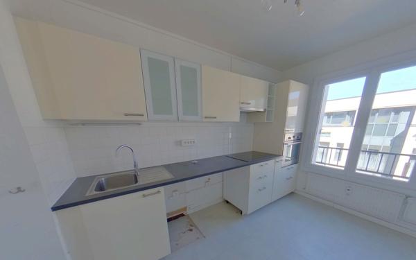 Appartement à louer    3 pièces • 82,40 m2 Ay