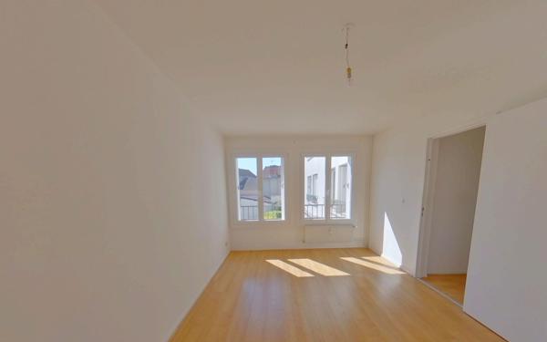 Appartement à louer    3 pièces • 82,40 m2 Ay