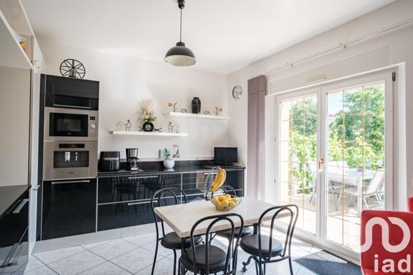 Maison à vendre 9 pièces 246 m² Talange