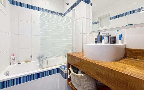 Appartement à vendre    3 pièces • 66,07 m2 Paris 13