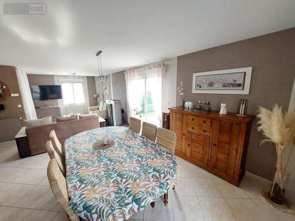 Maison à vendre à Cossé-le-Vivien en Mayenne (53230), ref : 53032-1080