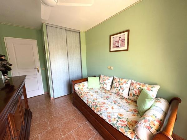 MAISON CONTEMPORAINE 4 PIECES AVEC SPA ET DEPENDANCES