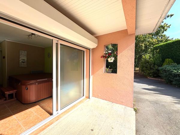 MAISON CONTEMPORAINE 4 PIECES AVEC SPA ET DEPENDANCES