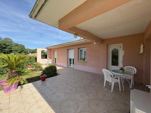 MAISON CONTEMPORAINE 4 PIECES AVEC SPA ET DEPENDANCES