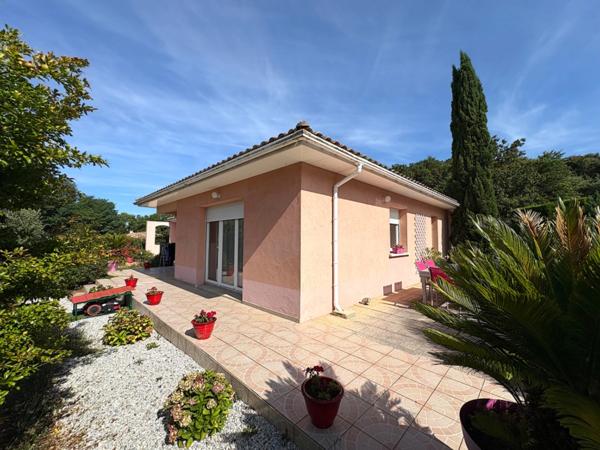 MAISON CONTEMPORAINE 4 PIECES AVEC SPA ET DEPENDANCES